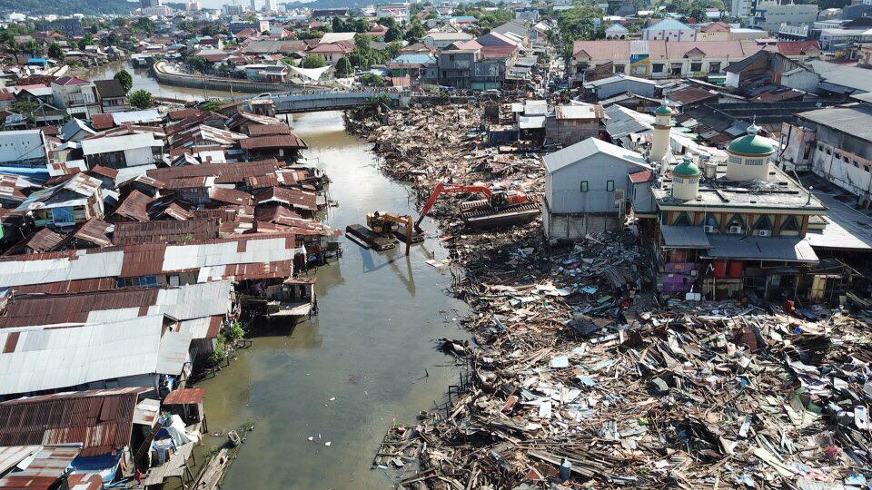 Proses Normalisasi Sungai Karang Mumus